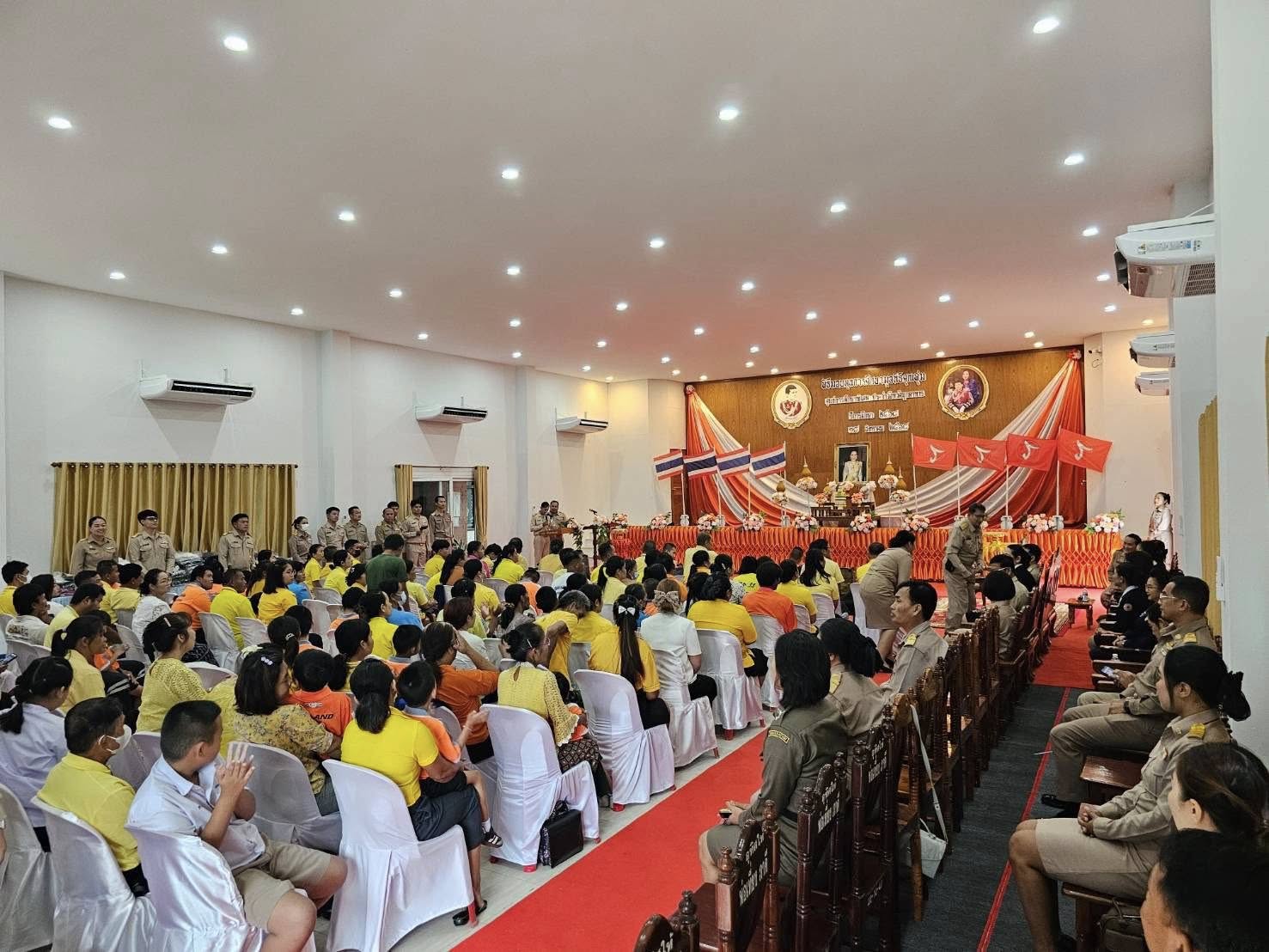 37bab6aacf55013cd.jpg